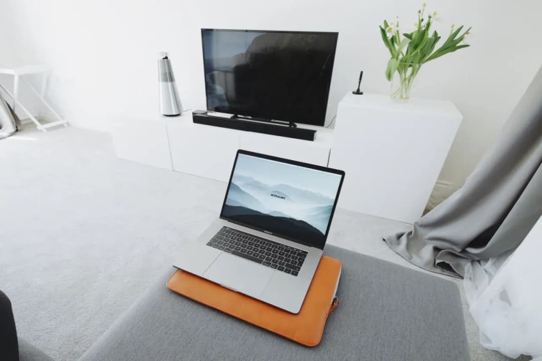 Jak połączyć laptop z telewizorem bezprzewodowo i uniknąć problemów z łącznością