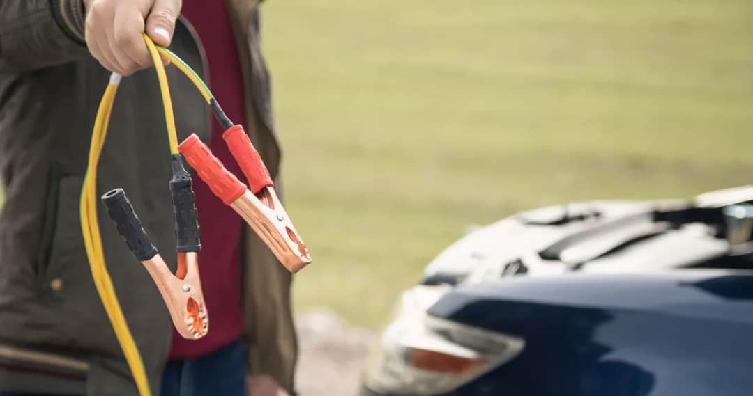 Prawidłowa kolejność podłączenia kabli rozruchowych dla bezpieczeństwa