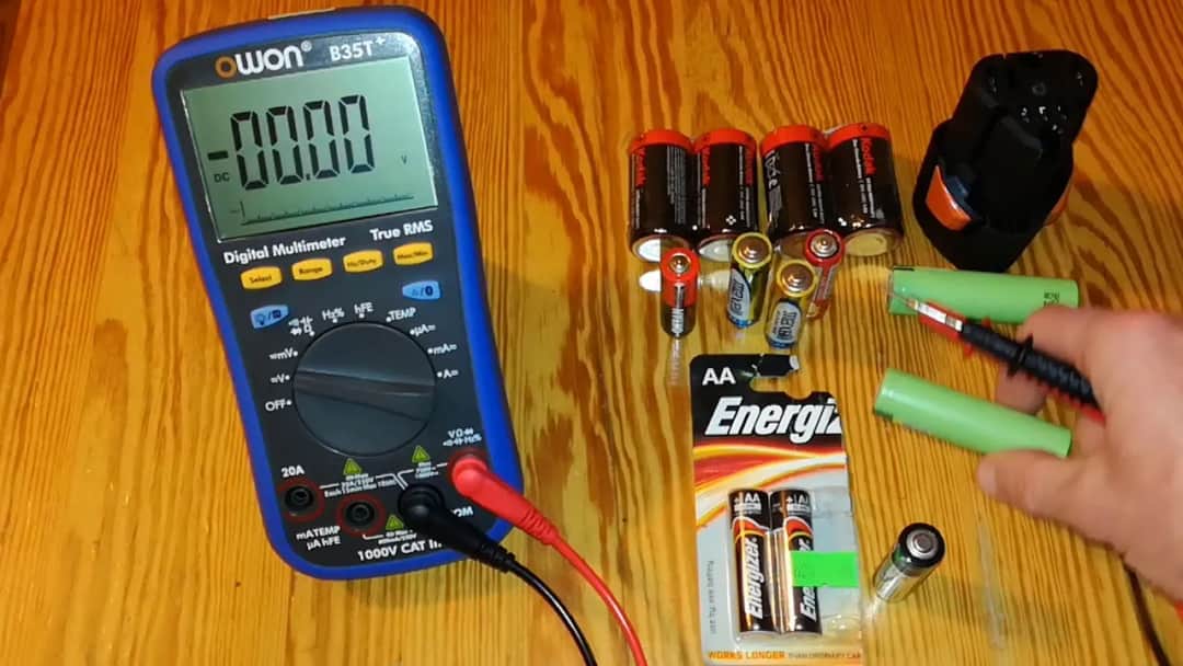 Jak zmierzyć pojemność baterii multimetrem – sprawdzone metody i porady